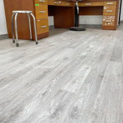 Sàn gỗ Robina 8mm bản nhỏ O125 - Ảnh 2