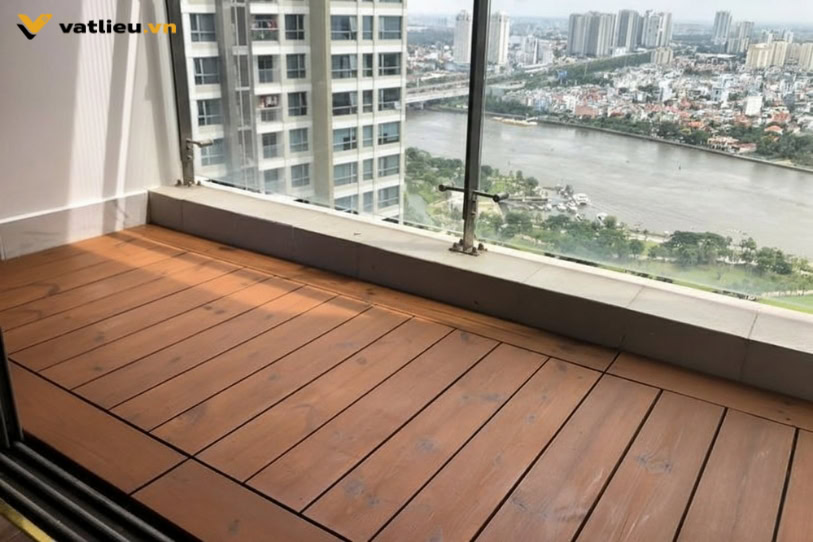 Sàn gỗ thông lót sàn ban công Sàn gỗ thông lót sàn ban công